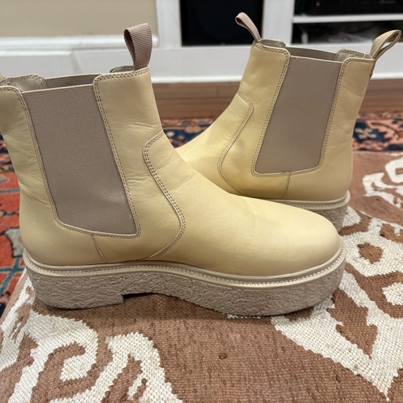 Free People Chelsea Boots size 40 - Picture 2 of 4